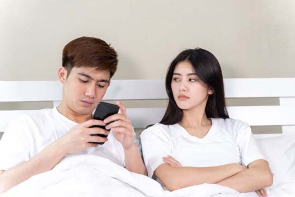 Mơ thấy người yêu cắm sứng